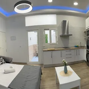 https://sky-garden-malaga-centro.hotelsinnerja.org